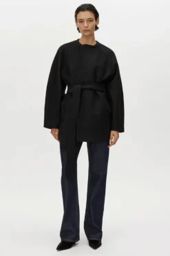Base Jacket Black