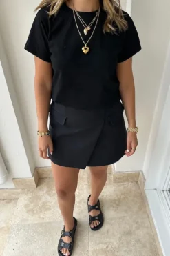 Black Tee