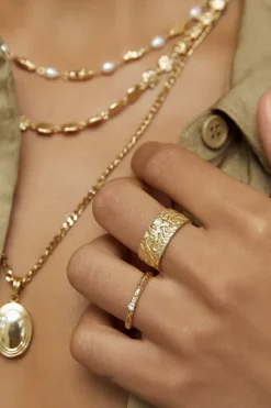 Eros Gold Textured Ring Large