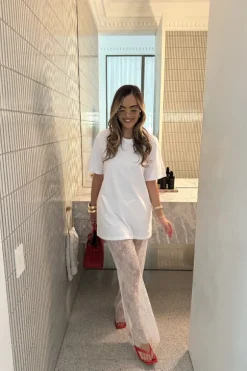 Lia Tee White