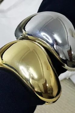 The Curved Cuff Gold