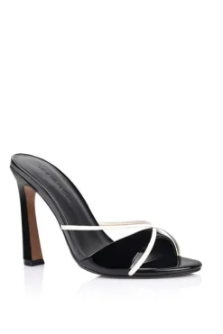Willow Black and White